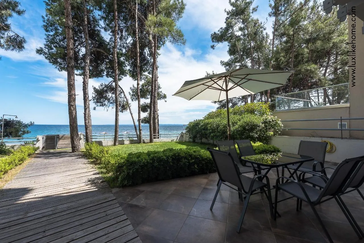 Semesterbostad #Luxlikehome - Mediterranee Beachfront Summer House Kalyves Polygyrou